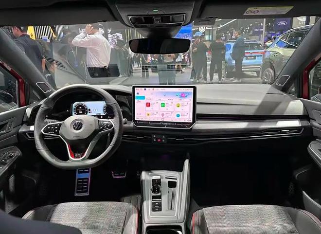 2024广州车展聚焦重磅燃油车 部分车价格超百万 你愿意买单吗？(图8)