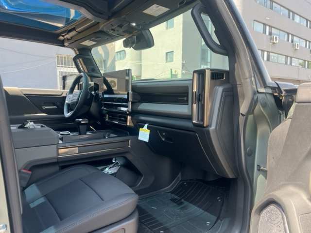 2024款悍马EV 最强性能SUV 港口最新报价行情(图2)