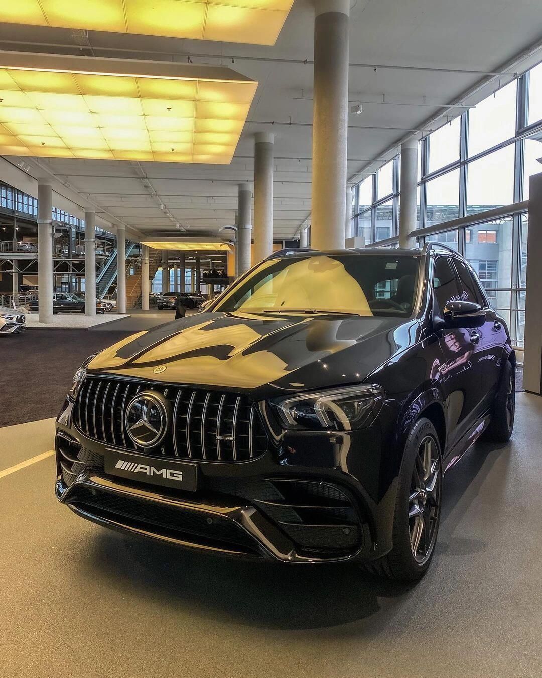 2024款奔驰AMG GLE63S 驾驭激情重塑豪华SUV性能巅峰(图3)
