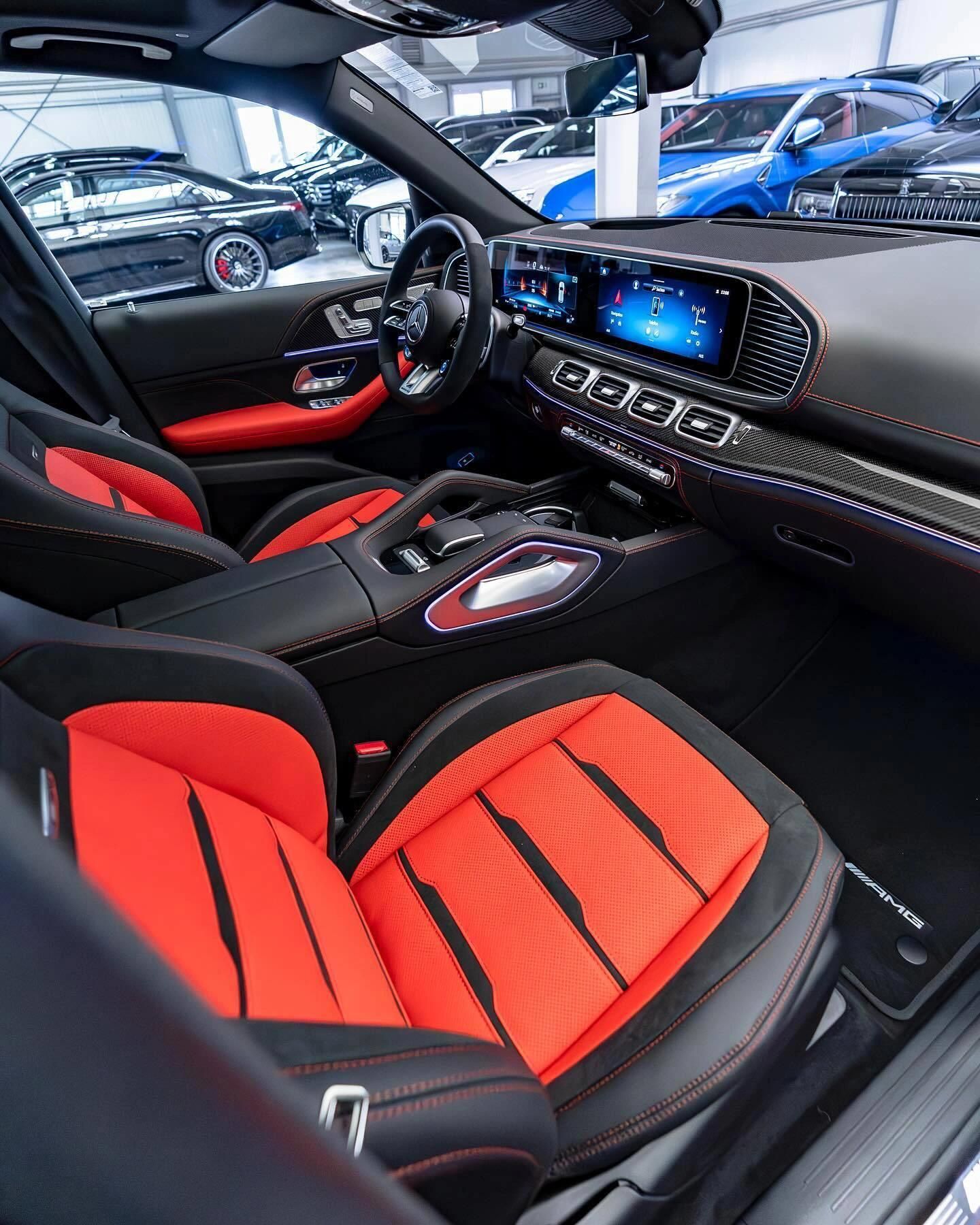 2024款奔驰AMG GLE63S 驾驭激情重塑豪华SUV性能巅峰(图10)