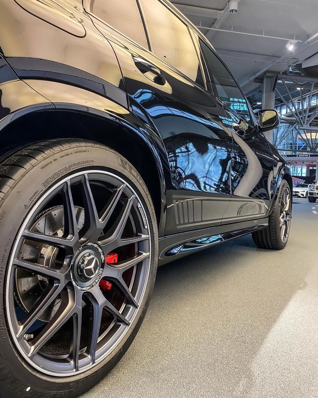 2024款奔驰AMG GLE63S 驾驭激情重塑豪华SUV性能巅峰(图6)