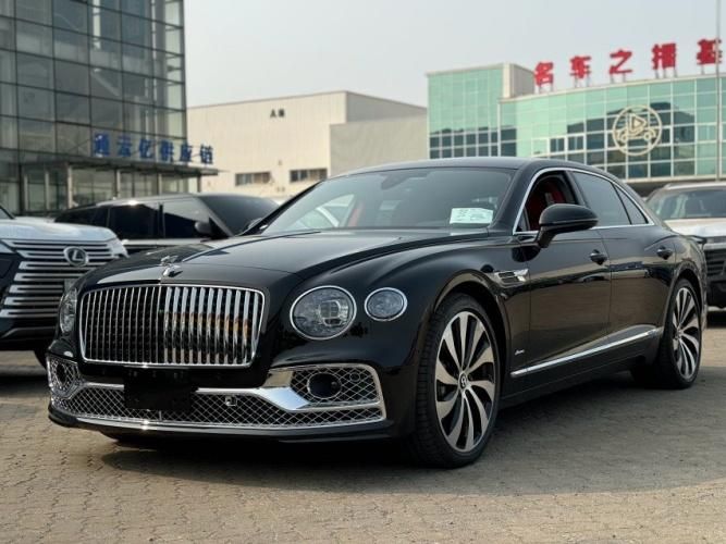 2024款欧版宾利飞驰V8 雅度版 naim 音响 座椅刺绣最新报价及配置(图2)