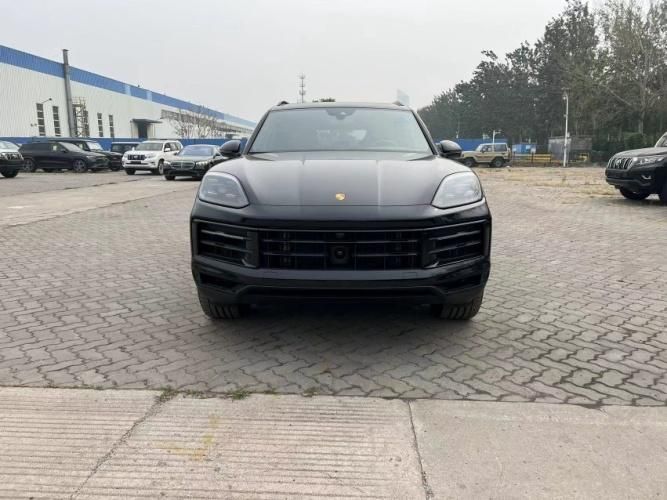 2024款加版保时捷卡宴30T 豪华增强包天津最新报价及图片(图1)