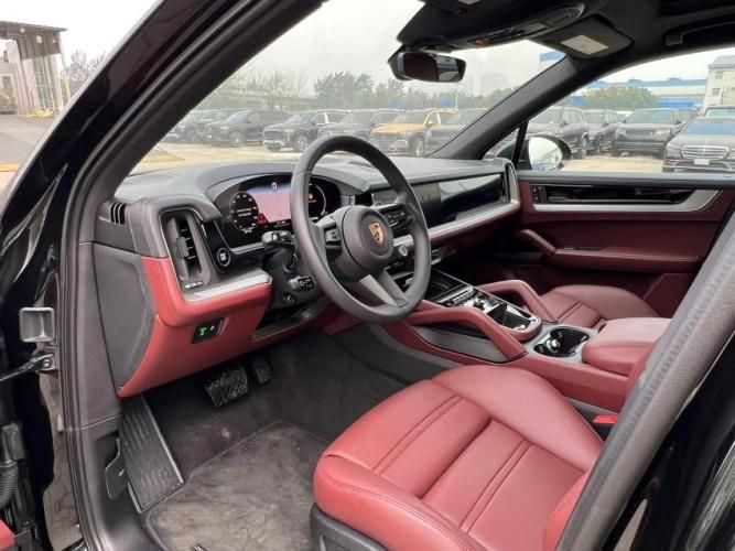 2024款加版保时捷卡宴30T 豪华增强包天津最新报价及图片(图4)