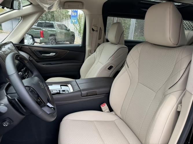 2024款丰田埃尔法七座商务车天津现车热卖中 销售全国(图4)