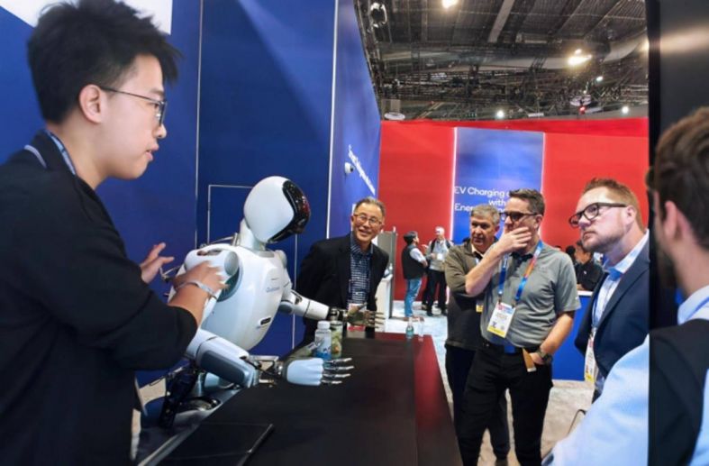 人形机器人千万别走智能音箱的老路(图1)