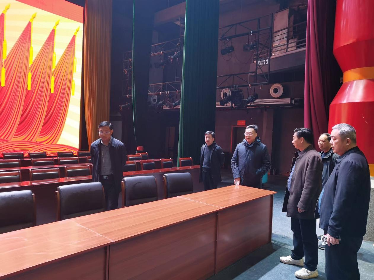 【聚焦两会】江华人大常委会领导率队检查县十八届人大五次会议准备情况(图2)