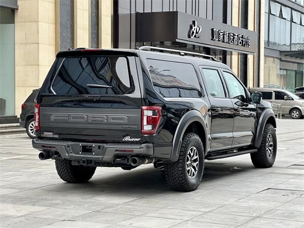 2024凯迪拉克CT2-V Blackwing：发烧友专享豪华车(图1)