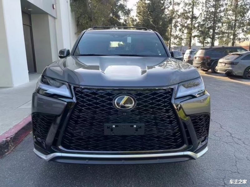 2024款国六雷克萨斯LX570外观霸气热销价(图4)