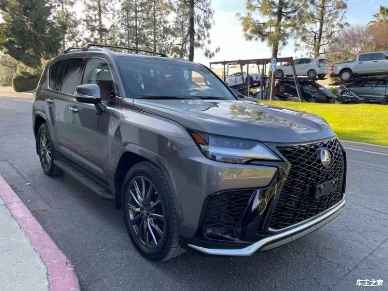 2024款国六雷克萨斯LX570外观霸气热销价(图6)