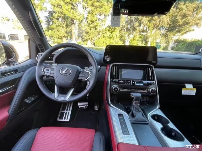 2024款国六雷克萨斯LX570外观霸气热销价(图5)