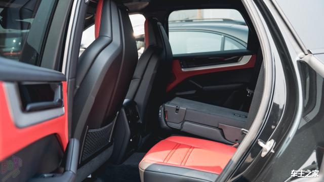 2024款雪佛兰Camaro ZL1 1LE Coupe：44英里后惊人转手价值逆袭！(图1)