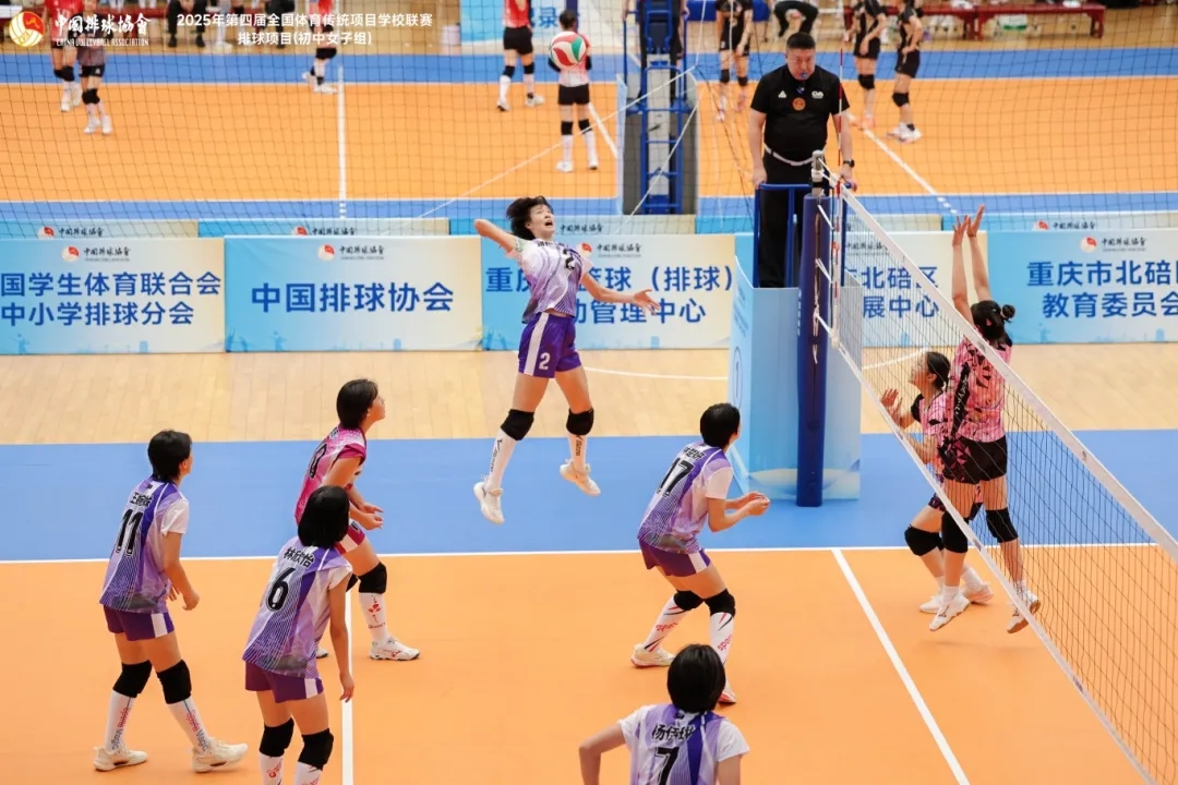 双冠加冕！福州第十六中学毓英女排：以青春之名在全国赛场书写冠军传承(图3)