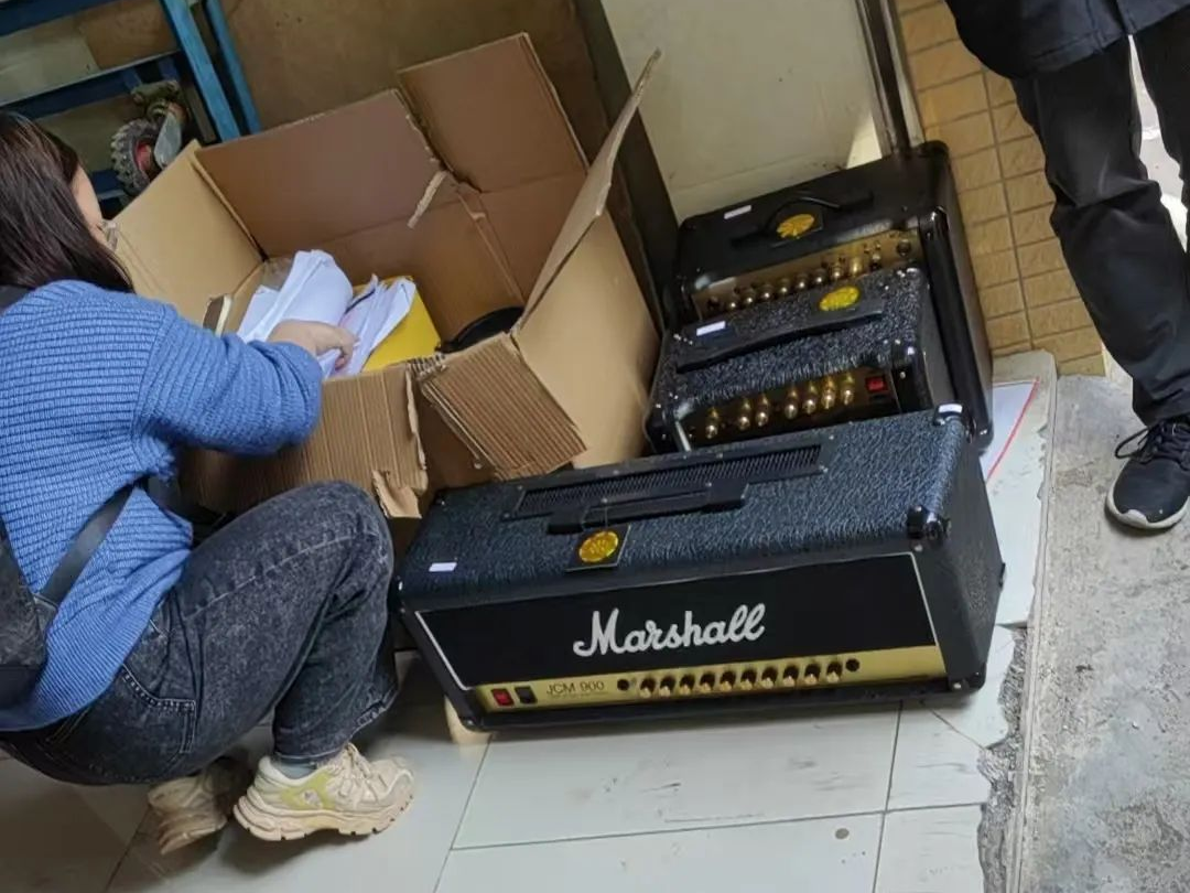 5人被芜湖警方抓获！数百万元假冒音响耳机被查扣(图1)