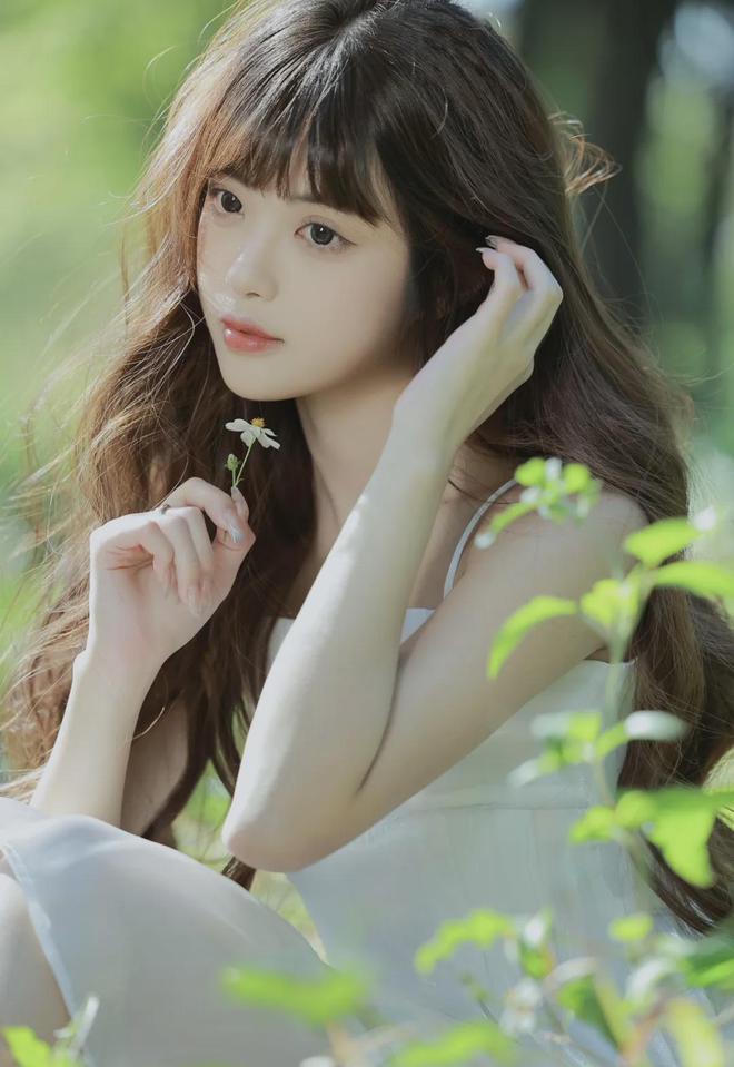 美女扒开腿让男生桶免费看动态图(图1)