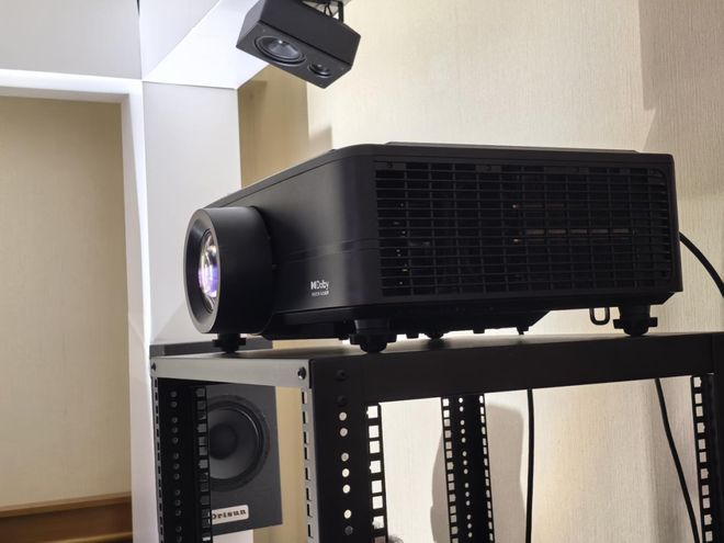 奥图码亮相成都国际音响展三色激光HC9000重塑家庭剧院新标准！！(图2)