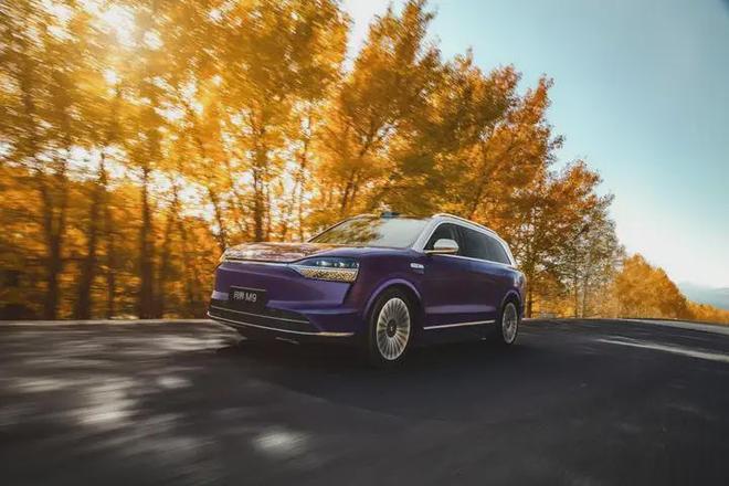 问界M9穿越4000公里携手罗振宇开启知识跨年新征程(图3)