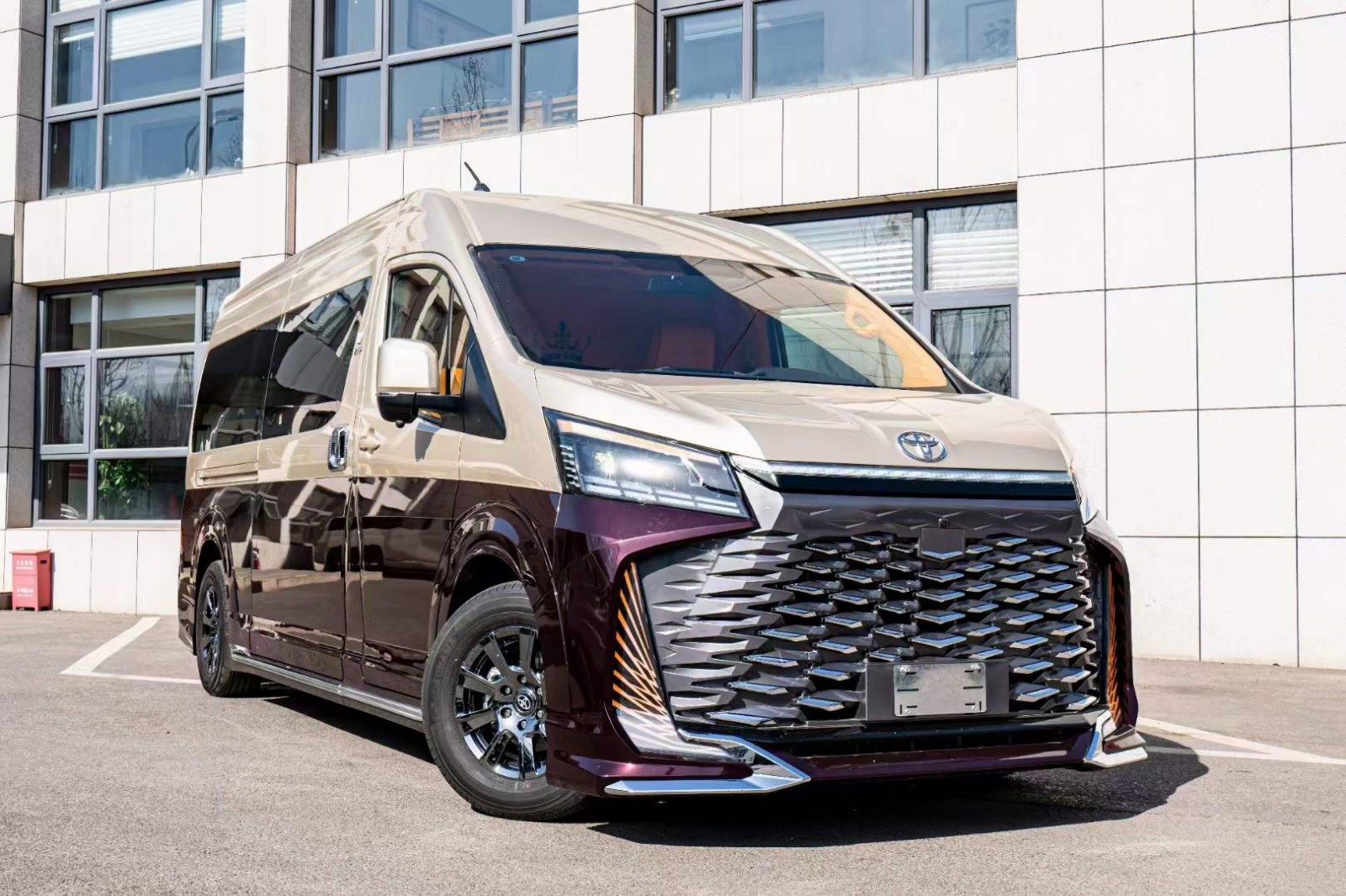 2024款丰田进口海狮指导价中东版进口(图1)