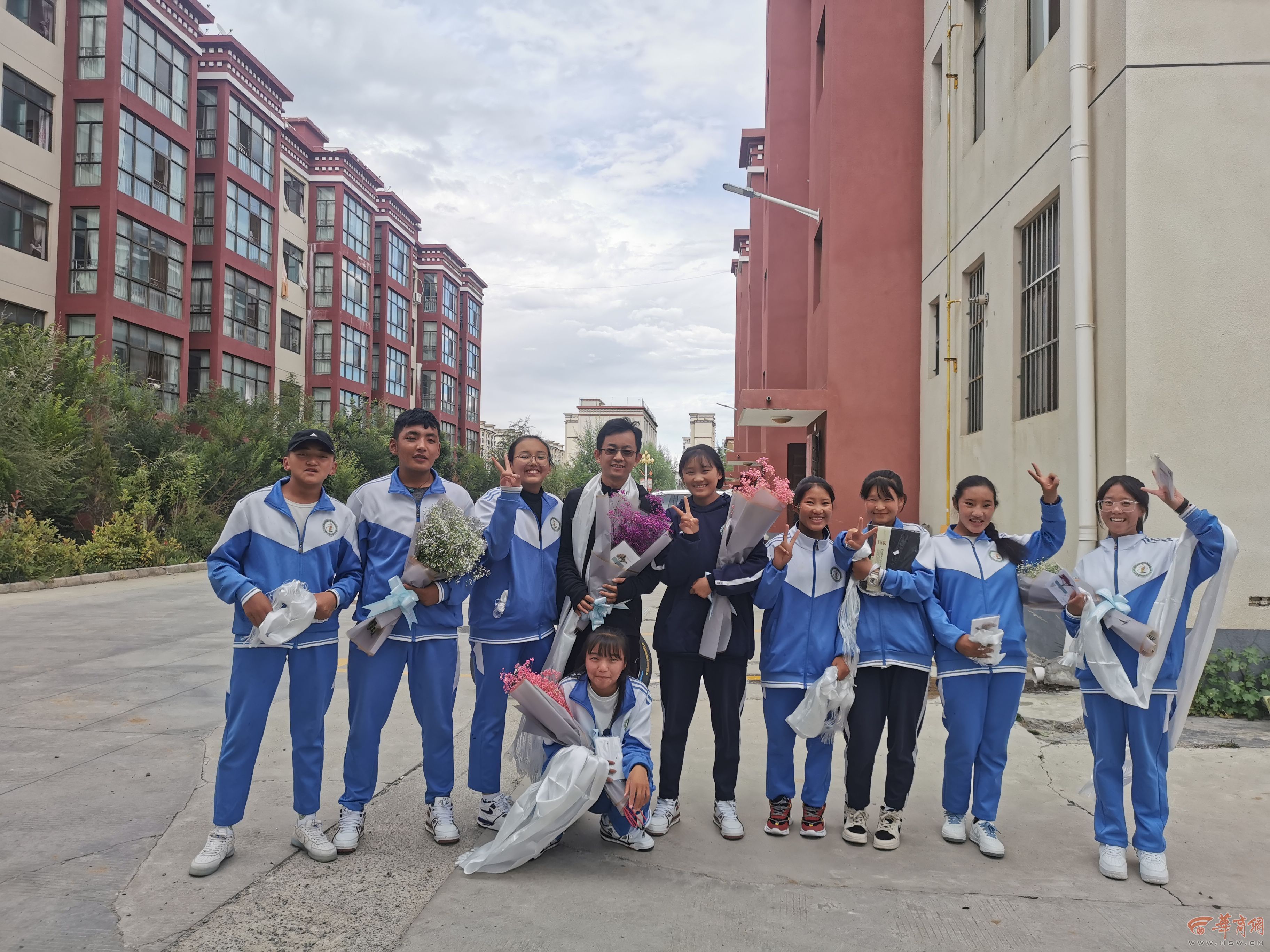 雪山下的讲台：陕师大“红烛”扎根雪域十余载(图2)