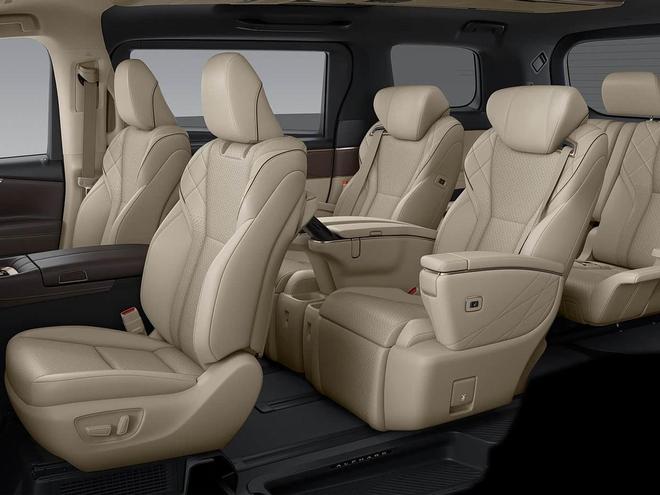 奢华配置终极PK极氪009VS丰田埃尔法春节开谁回家更有排面？(图2)