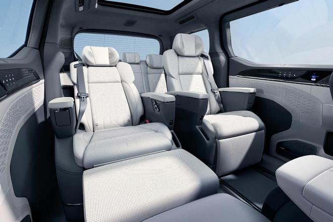 奢华配置终极PK极氪009VS丰田埃尔法春节开谁回家更有排面？(图3)