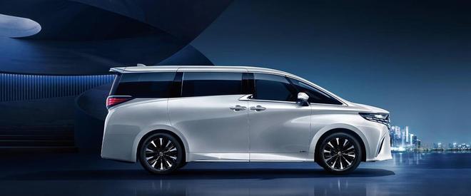 奢华配置终极PK极氪009VS丰田埃尔法春节开谁回家更有排面？(图9)