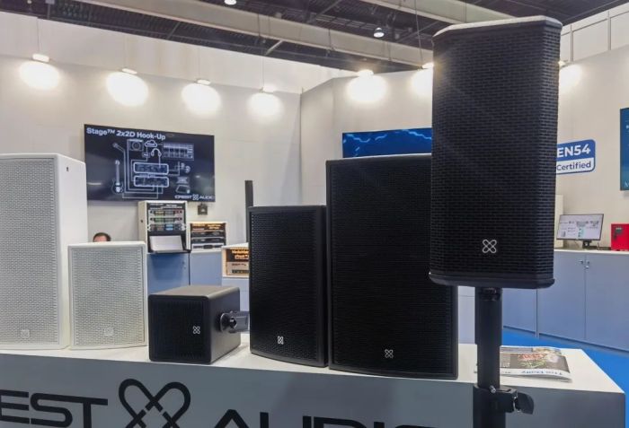 2024第四届北京国际音响展5月31日盛大开幕持续到6月3日这里知名艺术家与乐队轮番表演。(图1)