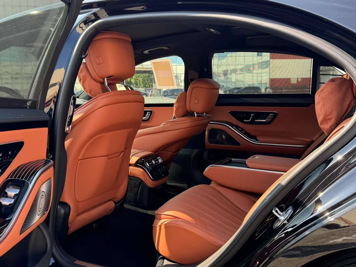 2024款奔驰S500平行进口全系降价128万起 订车送豪礼(图2)