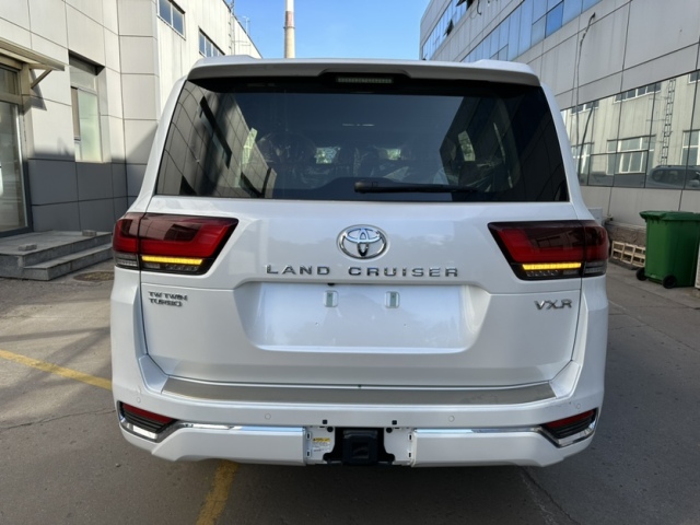 2024款酷路泽3300柴油VXR帝国版 现车优惠报价(图2)