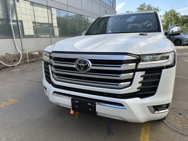 2024款酷路泽3300柴油VXR帝国版 现车优惠报价(图1)