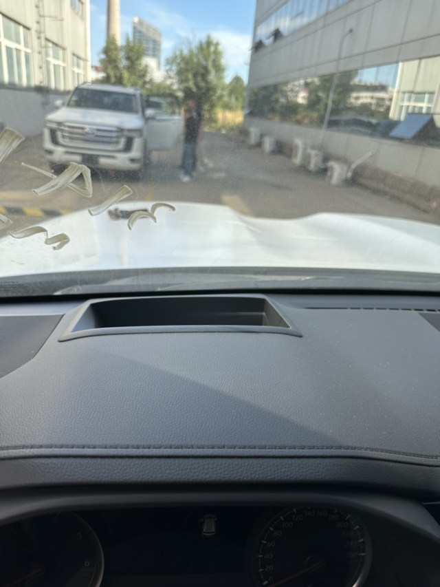 2024款酷路泽3300柴油VXR帝国版 现车优惠报价(图4)