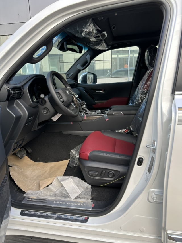 2024款酷路泽3300柴油VXR帝国版 现车优惠报价(图6)