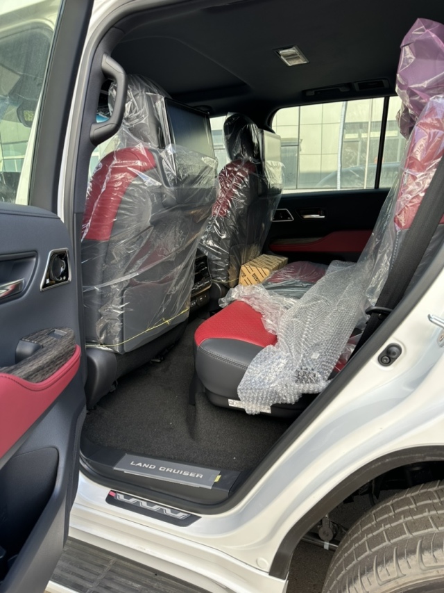 2024款酷路泽3300柴油VXR帝国版 现车优惠报价(图7)