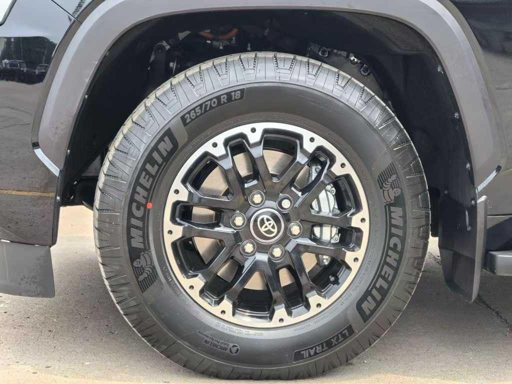 2024款丰田红杉 全新一代14X万闪亮登场 绝版SUV！(图6)