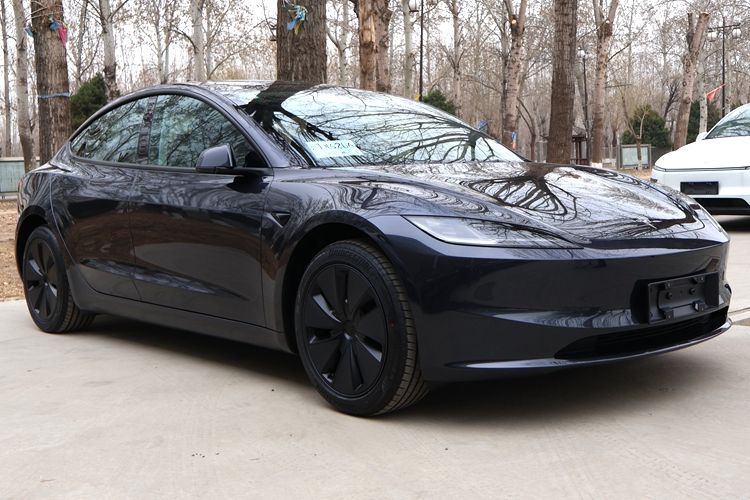 特斯拉Model 3车型配置盘点：入门级最受欢迎(图2)