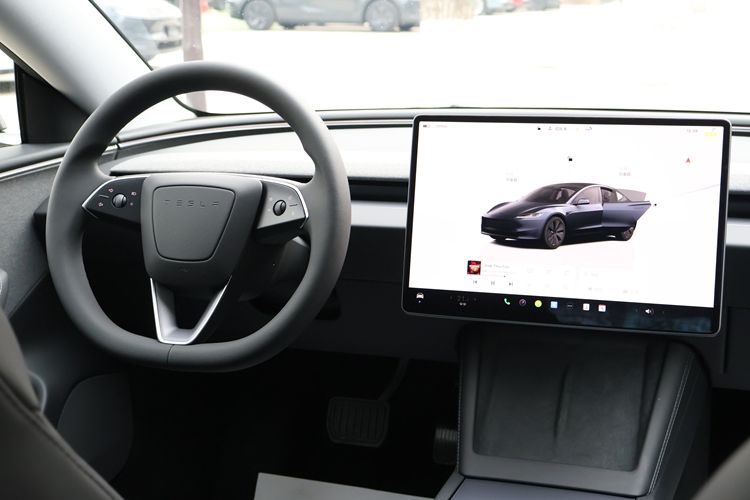 特斯拉Model 3车型配置盘点：入门级最受欢迎(图18)