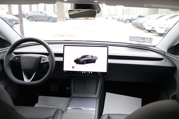 特斯拉Model 3车型配置盘点：入门级最受欢迎(图16)