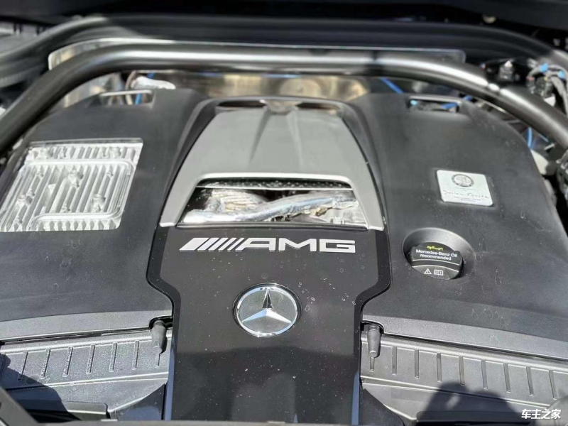 小鹏MONA M03焕新上市 10万级市场竞逐白热化(图1)