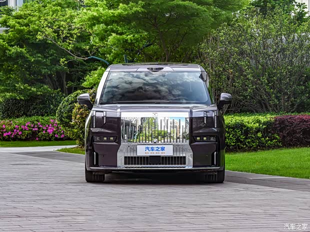 搭载闭式双腔空气悬架座椅全面升级 新款极氪009北京车展预售(图4)