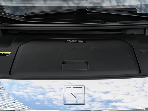 搭载闭式双腔空气悬架座椅全面升级 新款极氪009北京车展预售(图5)