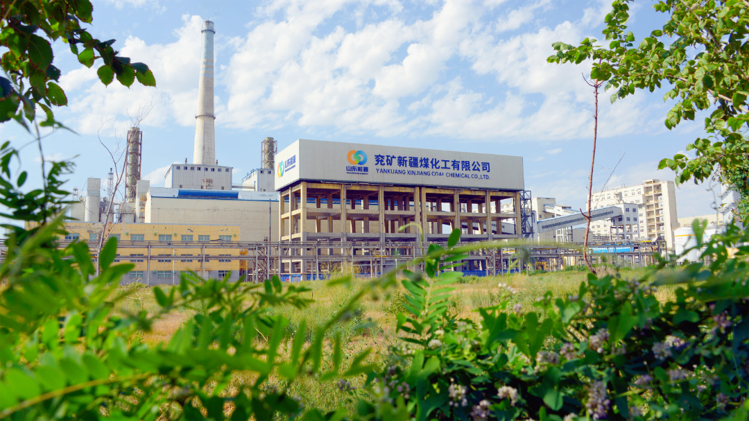 山东能源集团新疆区域：戈壁深处的烟火气 给职工最踏实的幸福(图1)