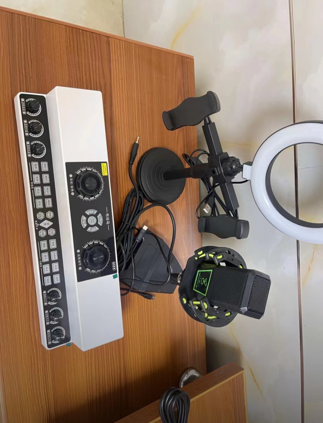 为什么越来越多的“KTV”倒闭了？原因很简单这些缺点太突出(图1)